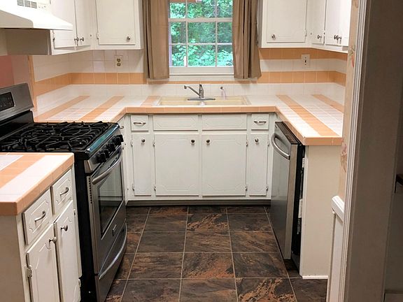 2nd image of 1827 Crestridge Cir NW