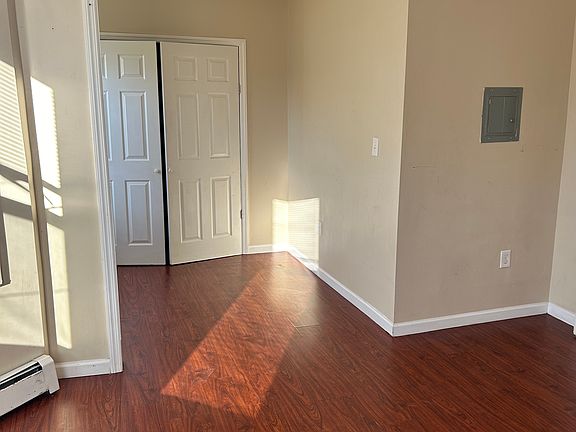 4th image of 116 S 15th St Floor 2