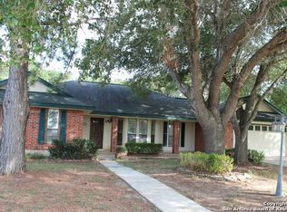 109 Oak Garden Dr, La Vernia, TX 78121