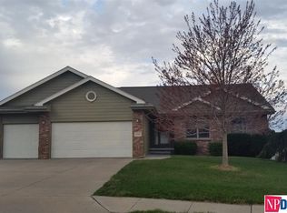 20905 Shiloh Cir, Gretna, NE 68028