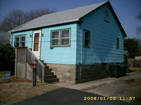 23 Gibbons Ave, Warwick, RI 02889