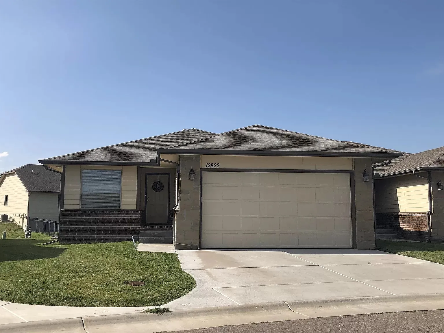 4 bed, 2552 sqft, $2,150 — Photo 1