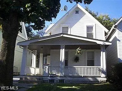 3168 W 71st St photo 1