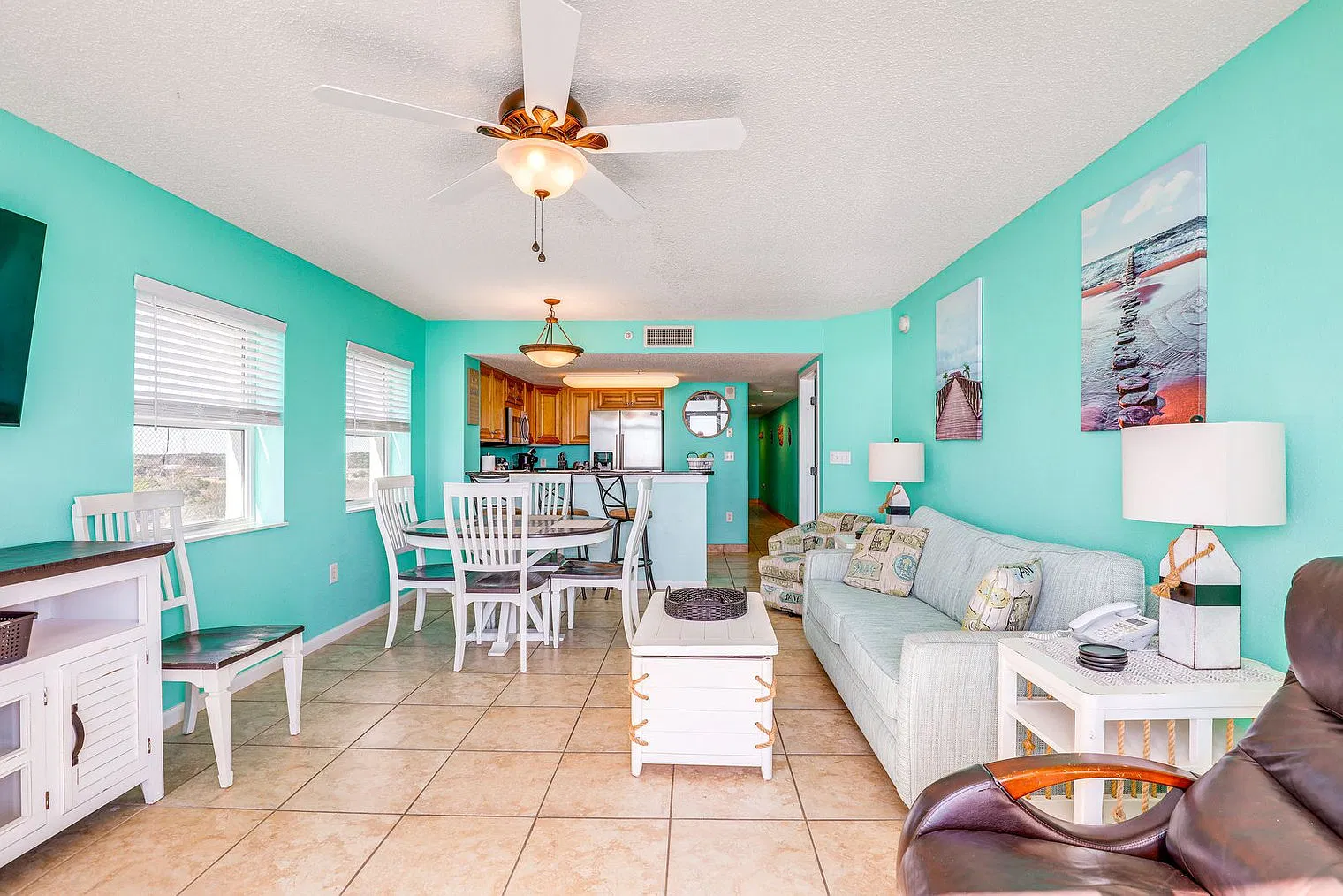 2 bed, 2.0 bath, 990 sqft, $3,977 — Photo 3