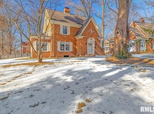 2217 S Wiggins Ave #1, Leland Grove, IL 62704