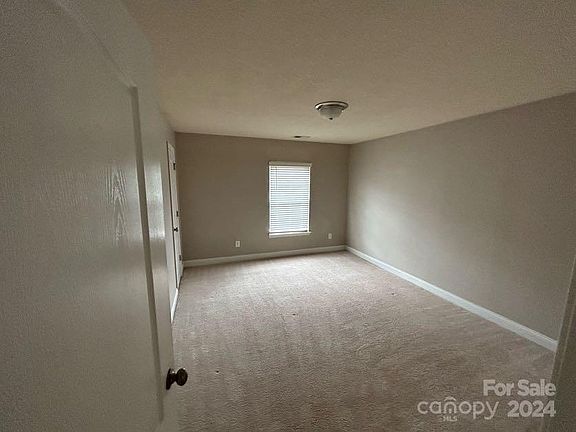 4th image of 2476 Glyncastle Way