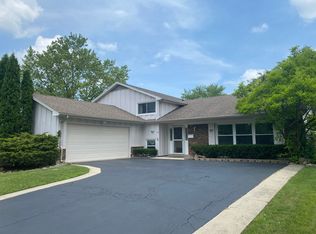 80 Ramblewood Ln, Lake Zurich, IL