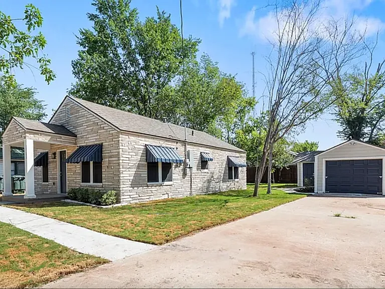 2707 Flanigan St — Photo 14