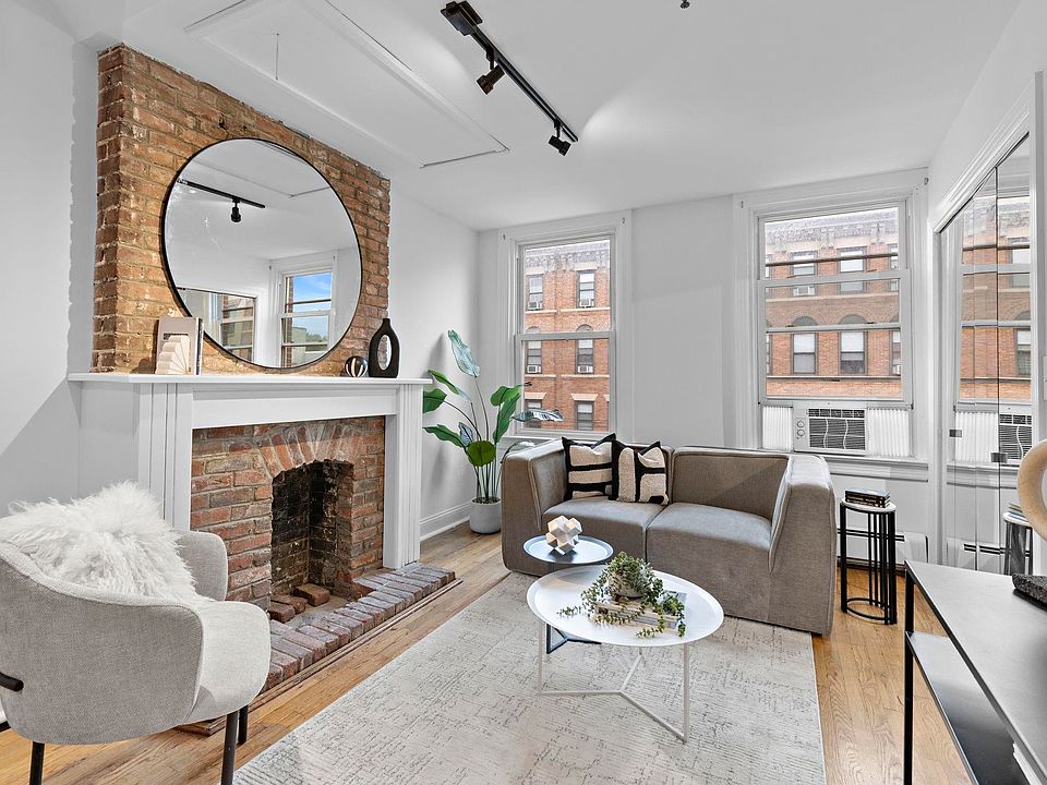 1st image of 204 Willow Ave APT 4R