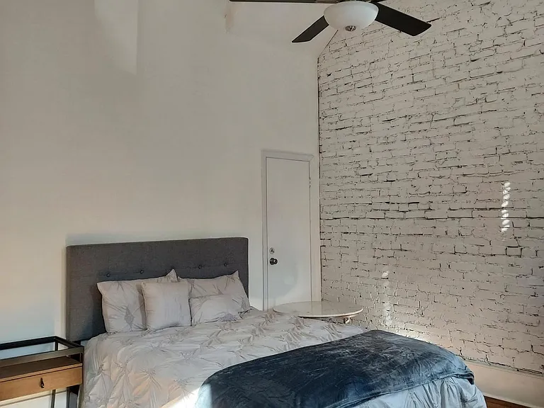 336 Pennsylvania Ave W #2 — Photo 6