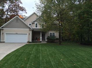 1060 Bear Lake Rd, Muskegon, MI 49445