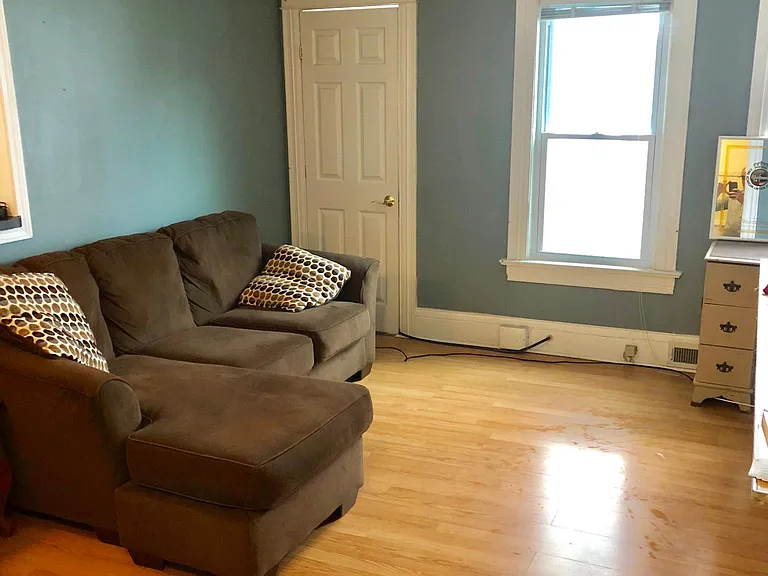 131 Rosedale St #UPPER MONROE — Photo 6
