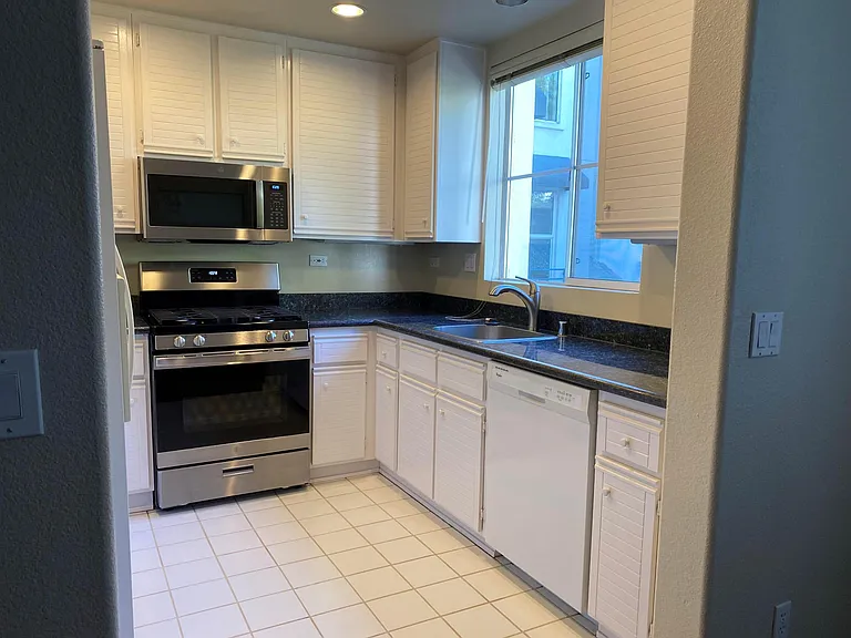 410 Milan Dr #112 — Photo 12