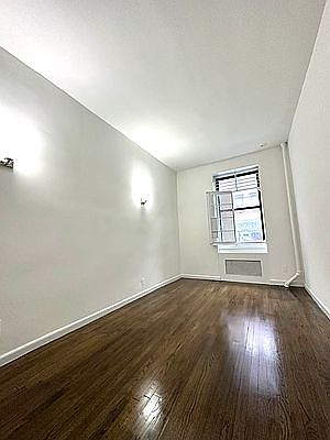 2nd image of 228 E 89th St #1A