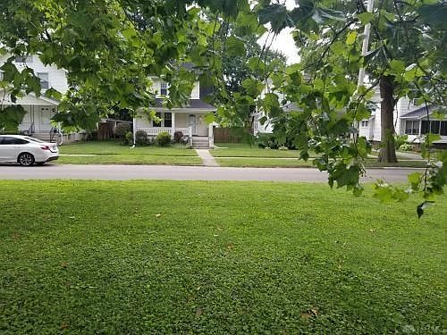 3rd image of 733 Parkview Ave