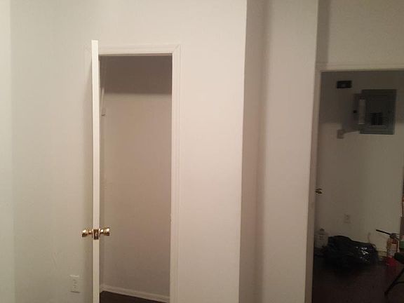 3rd image of 421 Saratoga Ave