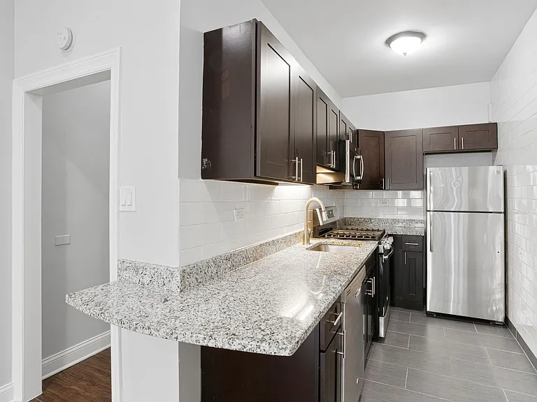 The Kenmore on Edgewater — Photo 67