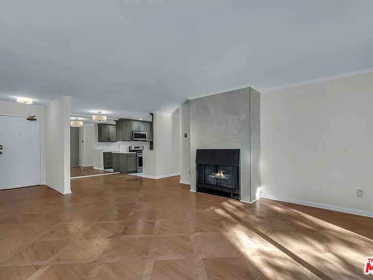9061 Keith Ave #204 — Photo 3