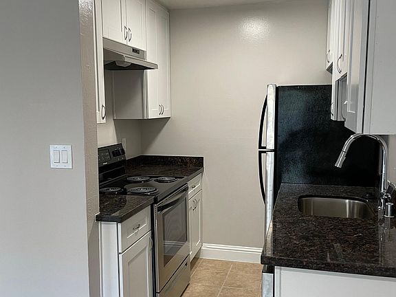 2nd image of 650 E 17th St #14