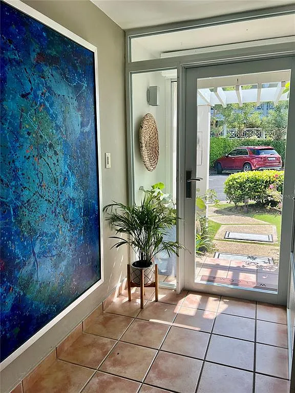 2 bed, 1.5 bath, $4,500 — Photo 2