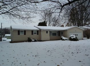 72 Laurelwood Dr, Rochester, NY 14626