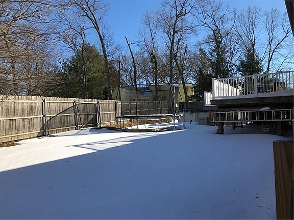 5th image of 31 Oakridge Dr