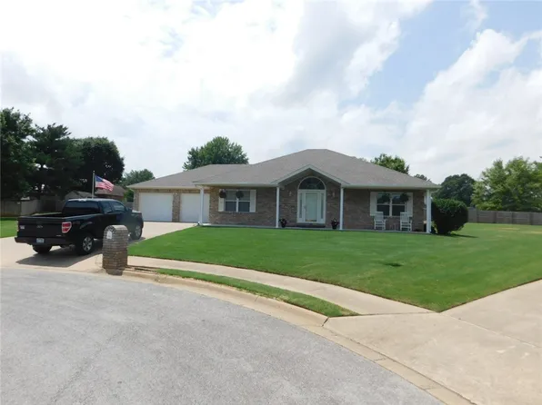 206 W Cedarbrook Pl, Farmington, AR 72730