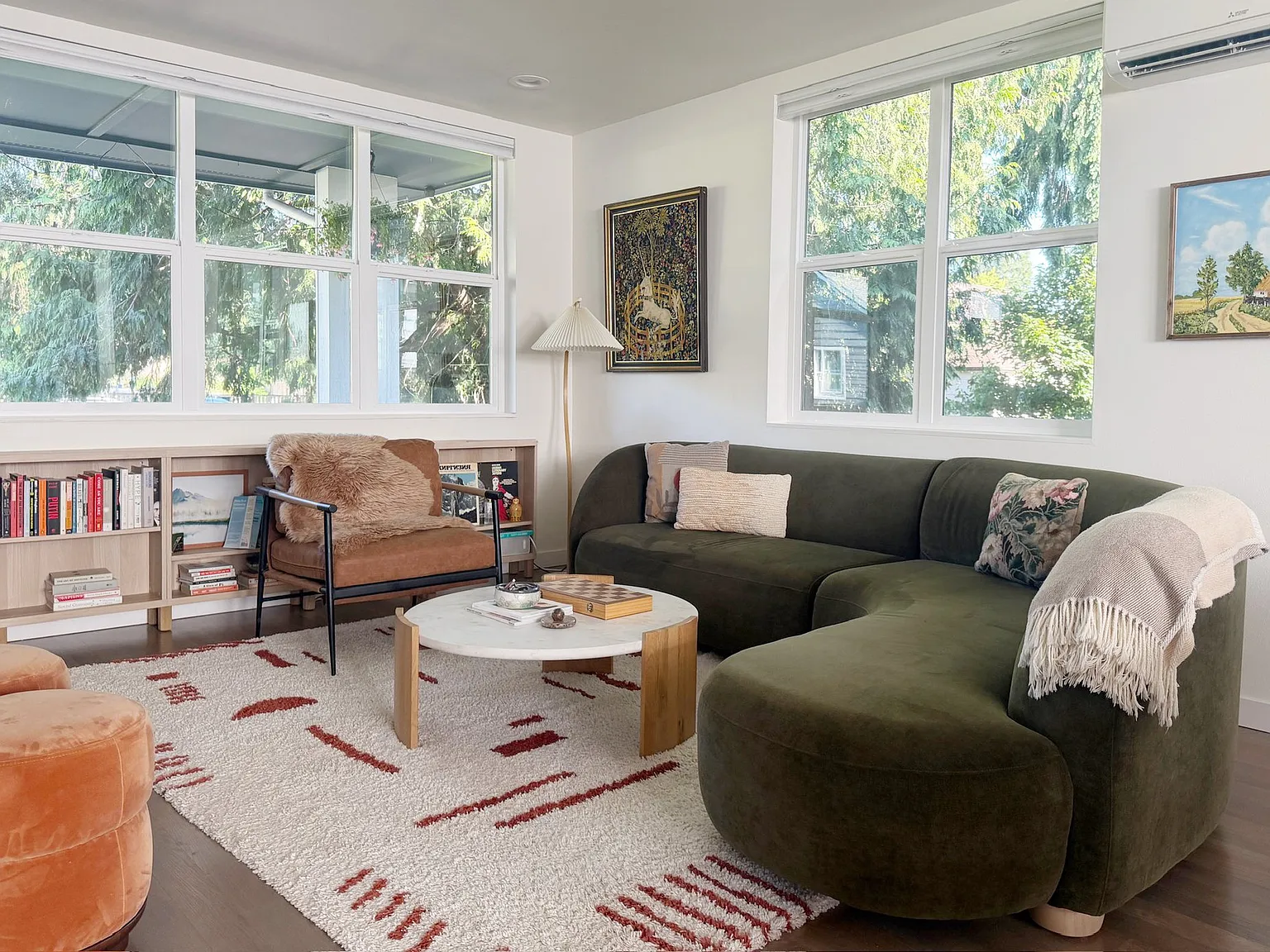 4BD/3.5BA West Seattle Townhome w/ Loft & 2-Car Garage — Photo 3