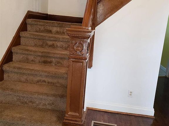 5th image of 5247 Highland Ave