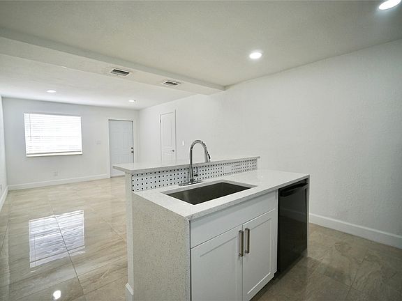 2nd image of 2205 A Isaacs Avenue