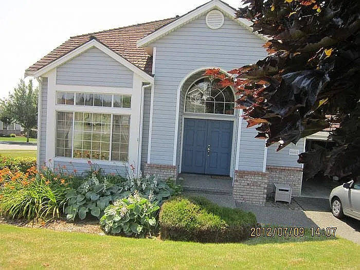 5002 Orca Dr NE photo 1