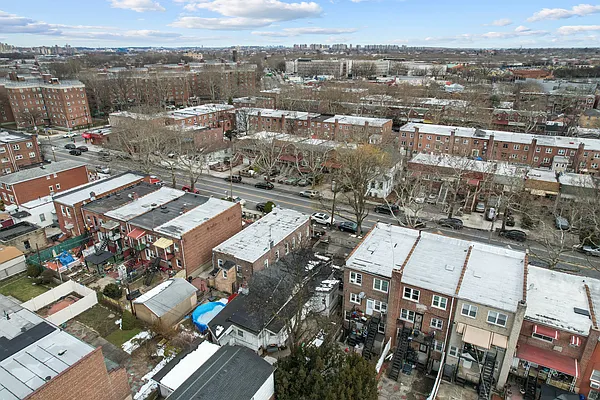 Sold by Keller Williams Realty Landmark II | media 25