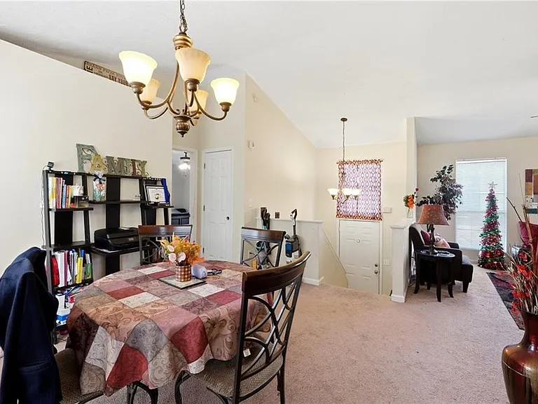 1027 Alford Xing — Photo 12