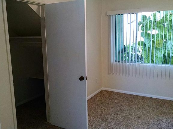5th image of 4546 54th St APT 2