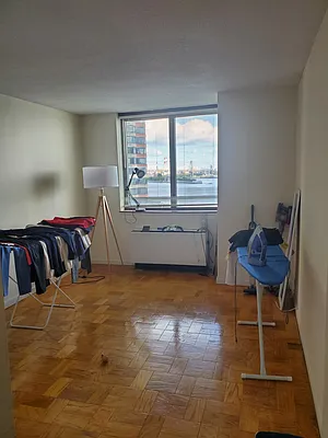 Rented by Akam Sales and Brokerage | media 17