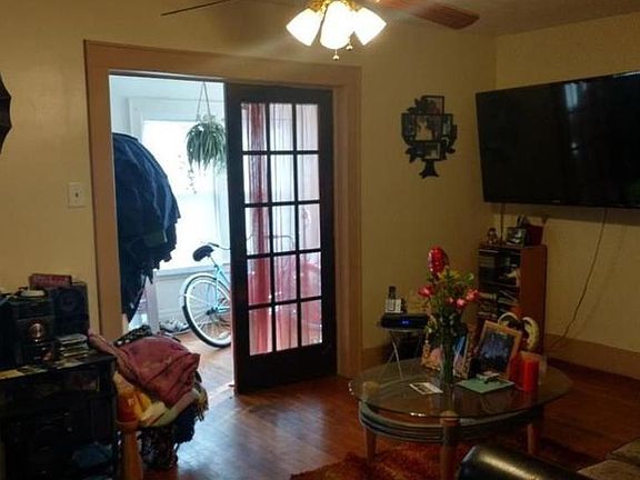 5th image of 126-28 Kenmore Ave