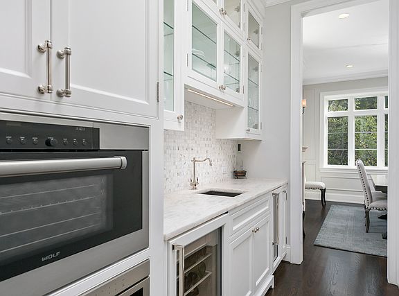 3rd image of 2142 N Magnolia Ave
