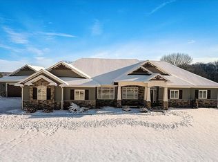 6240 Amethyst Dr, Waunakee, WI 53597