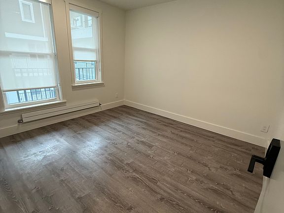 5th image of 4326 Irving St #305