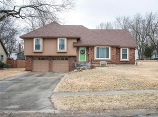 9000 Newton Dr, Overland Park, KS 66212