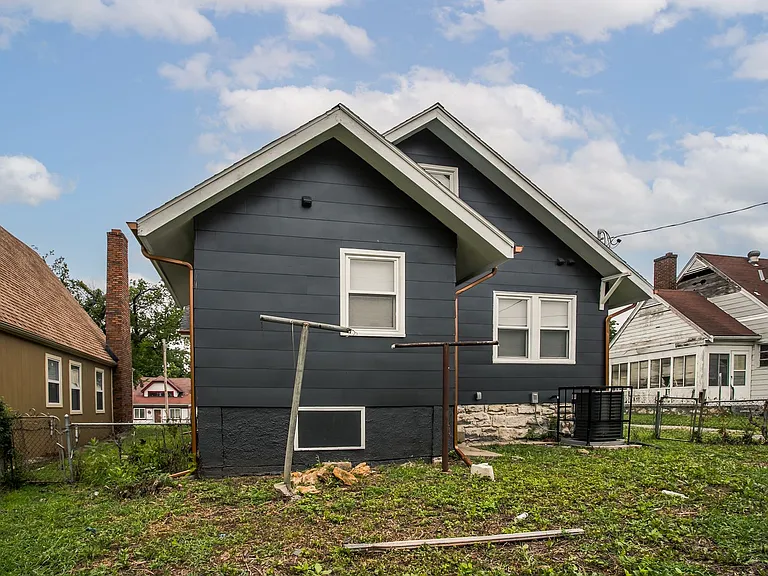 4421 Bellefontaine Ave — Photo 27