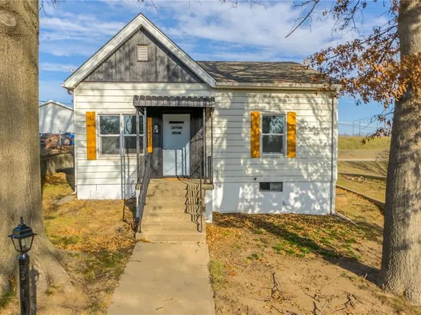 1421 Atchison St, Atchison, KS 66002