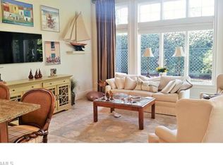 660 Fairway Ter, Naples, FL 34103