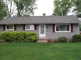 447 Waterbury Dr, Eastlake, OH