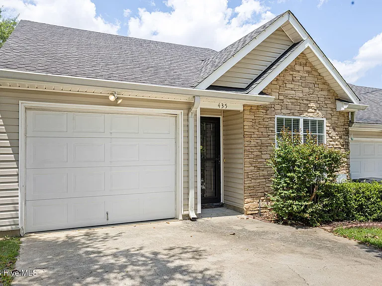 435 Northrop Pl — Photo 4