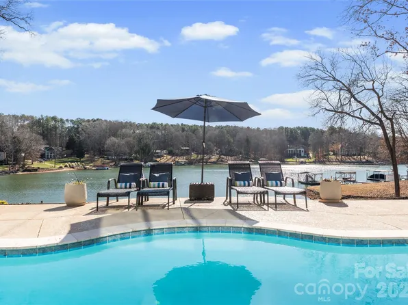 4470 Power Dr, Sherrills Ford, NC 28673