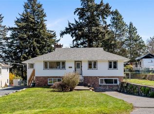 215 Suzanne Pl, View Royal, BC