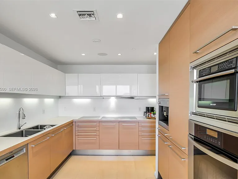 151 Crandon Blvd #500 — Photo 12