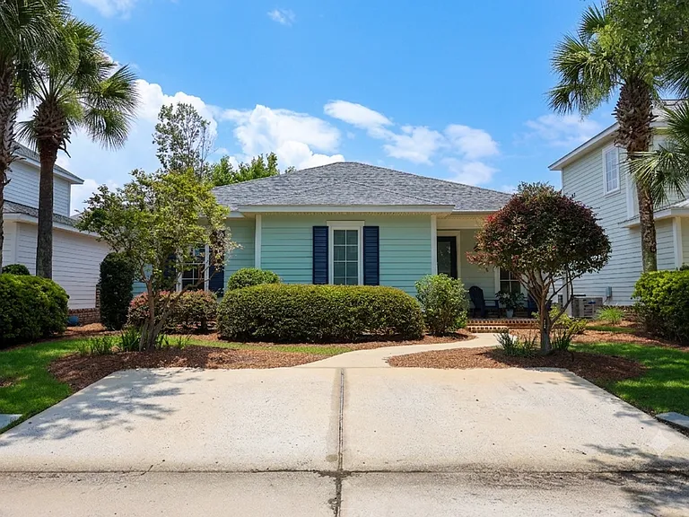 174 S Zander Way — Photo 3