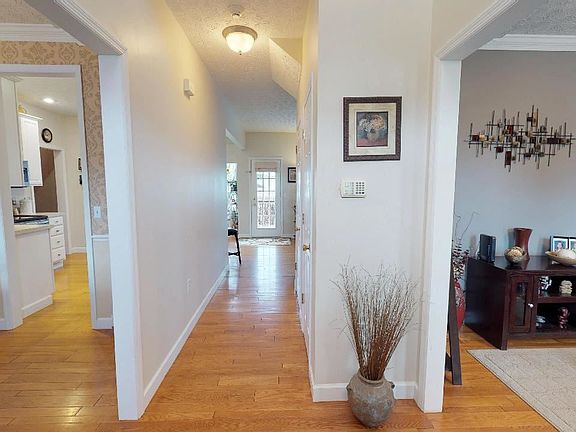 2nd image of 711 Plantation Dr